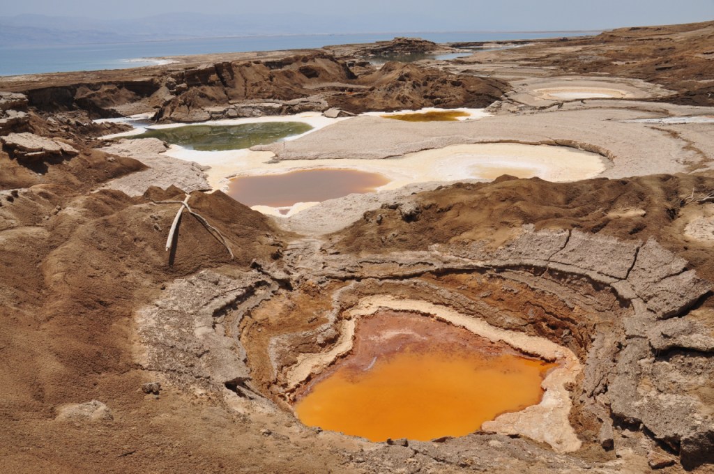 Sinkholes at Dead Sea © Shmuel Browns