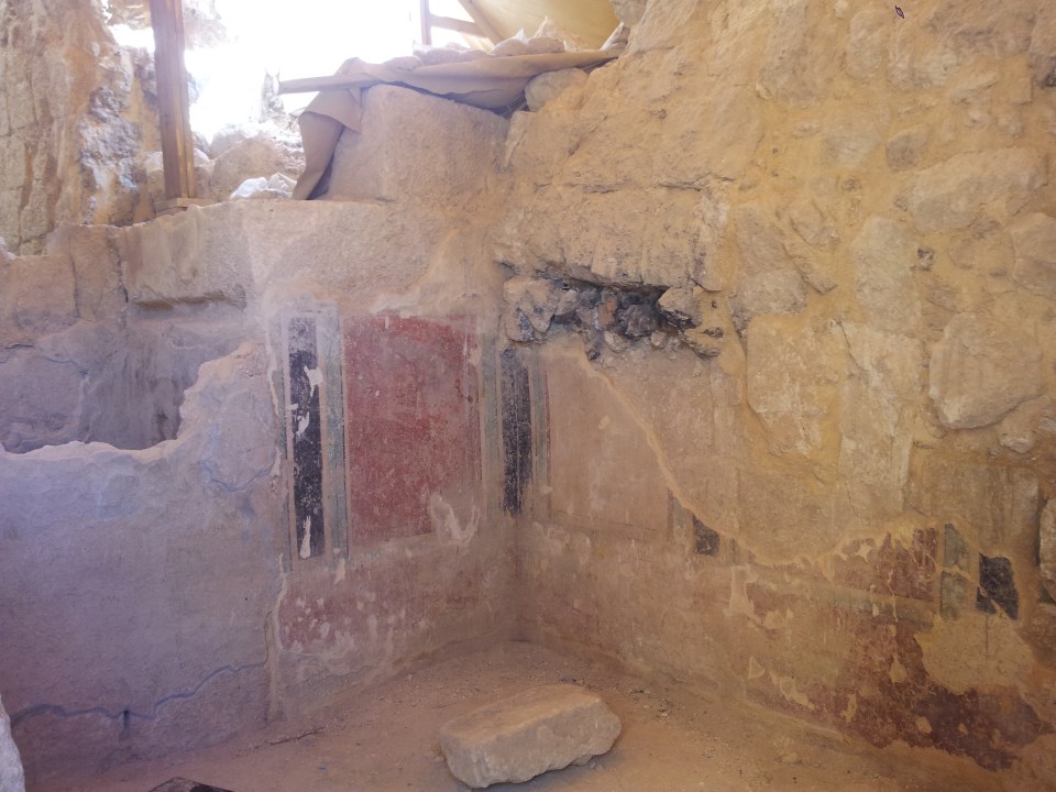 Herodium frescoes in staircase