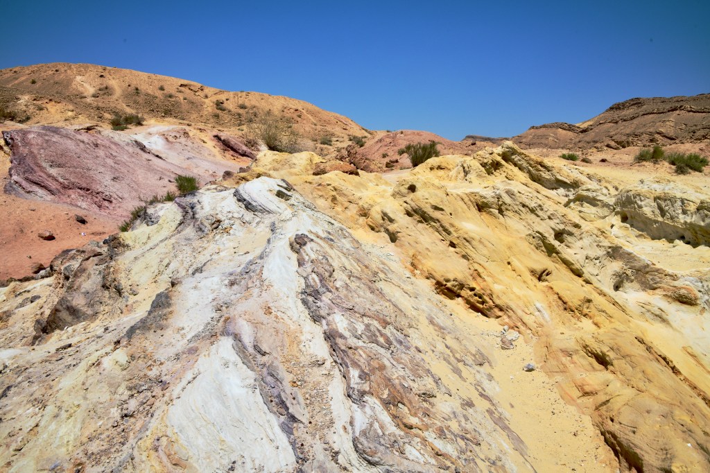 Makhtesh Colored Sands